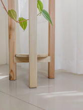 Load image into Gallery viewer, Hana plant stand