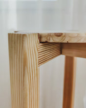 Load image into Gallery viewer, Hana plant stand