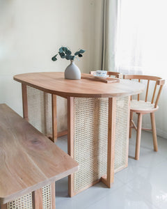 Ena dining table