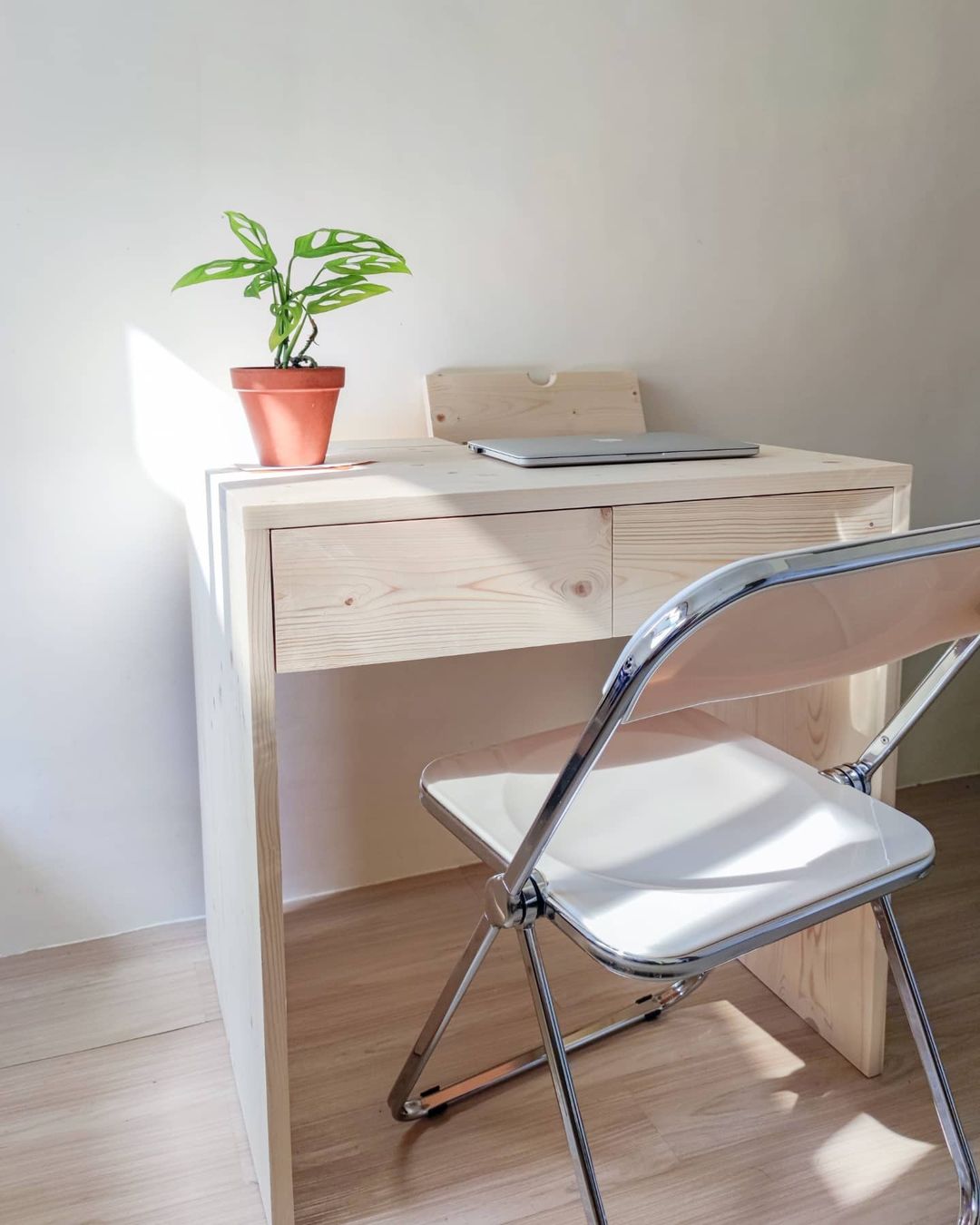 Kosame Workdesk